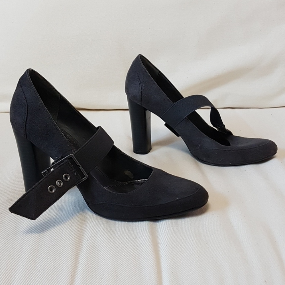 Vera Wang Chunky Heels - Picture 2 of 4